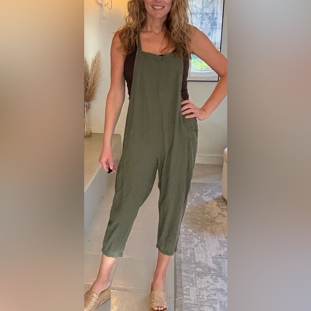 BDG Urban Outfitters Olive Green Linen Blend Cross Back Overalls Small